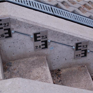 Treppenpegel Edelstahl V2A mit PE-HD hinterlegt